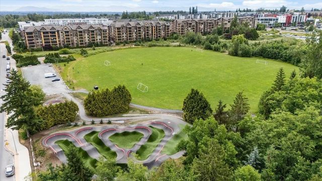 8157 207 Street 401, Langley