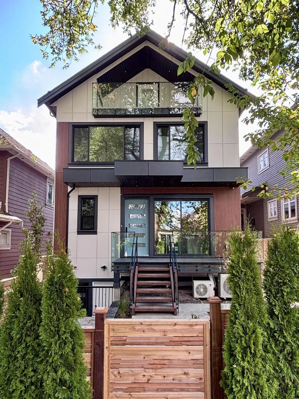 746 E 12th Avenue 1, Vancouver