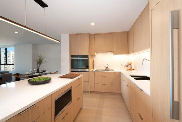 1860 Robson Street 902, Vancouver