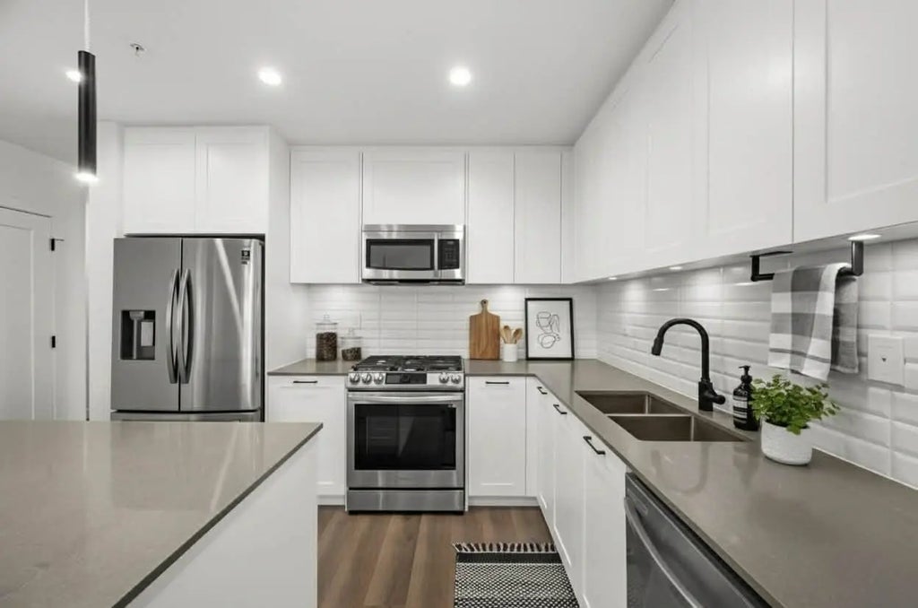 20052 83a Avenue 403, Langley