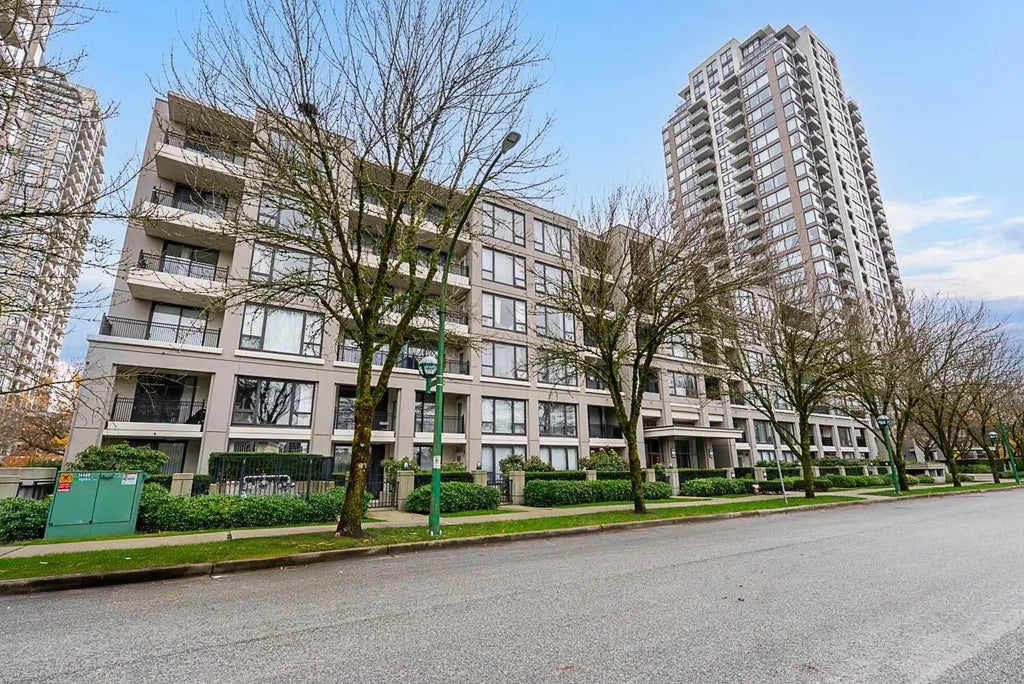 7138 Collier Street 403, Burnaby