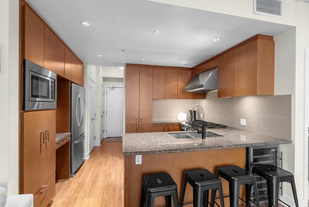 3008 Glen Drive 2705, Coquitlam