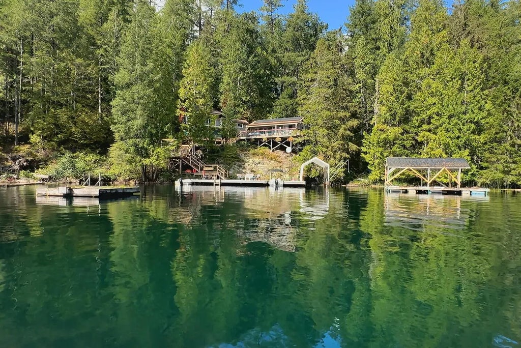 Lot 19 Sakinaw Lake, Sechelt
