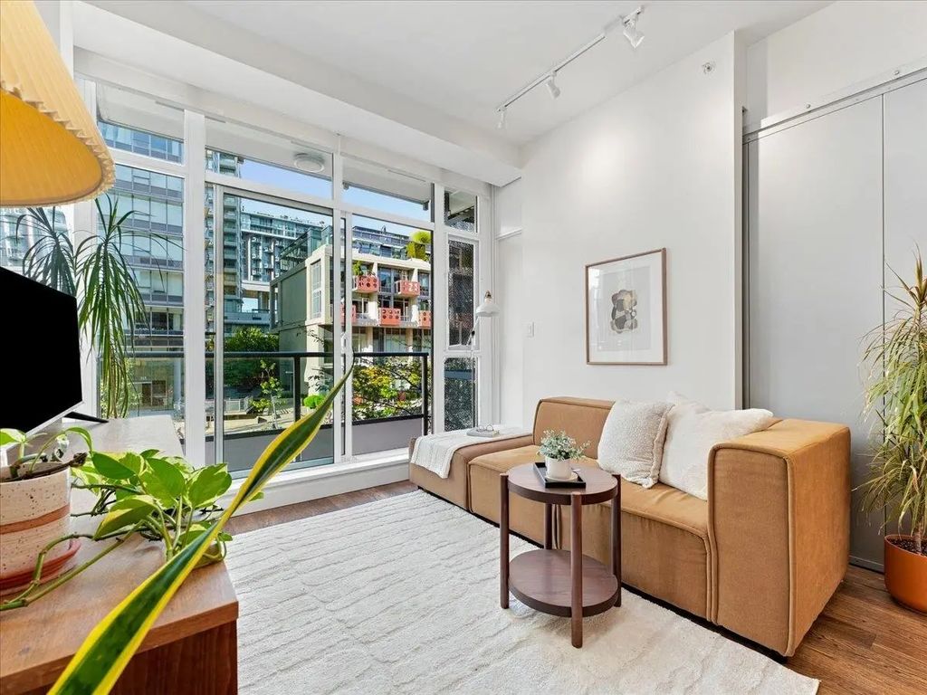 108 E 1st Avenue 210, Vancouver