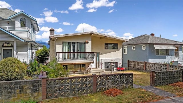 2593 E 25th Avenue, Vancouver