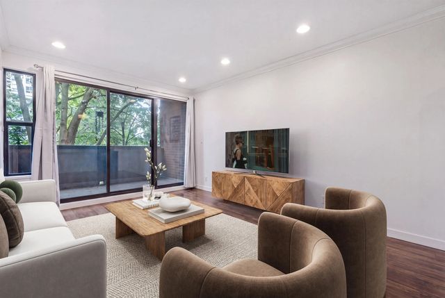 853 E 7 Avenue 206, Vancouver