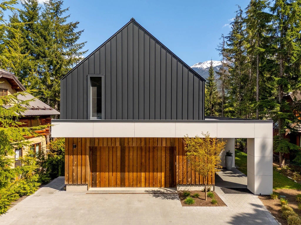 6187 Eagle Drive, Whistler
