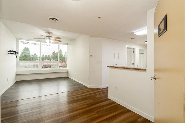 9278 120 210, Surrey