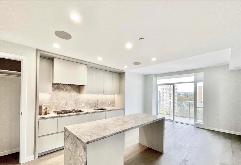 7433 Cambie Street 1402, Vancouver