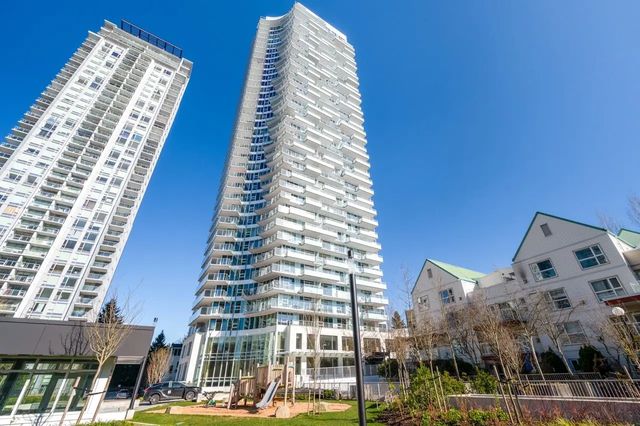 13768 100 Avenue 2702, Surrey