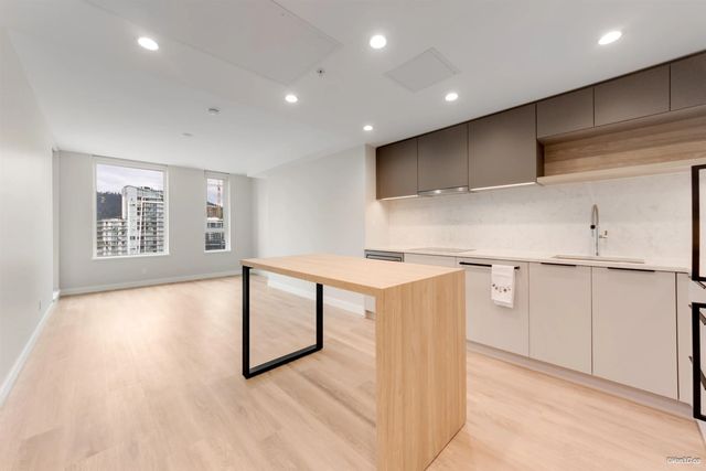 567 Emerson Street 1008, Coquitlam