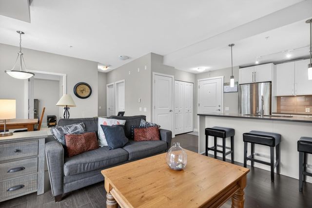 14358 60 Avenue 312, Surrey