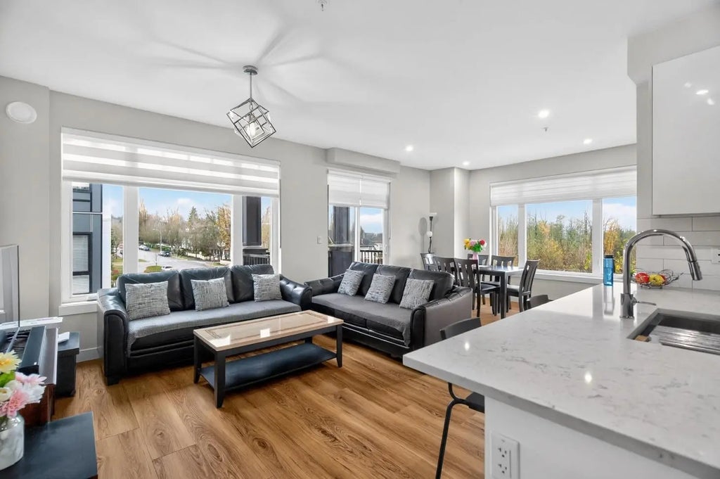 20081 68 Avenue 201, Langley