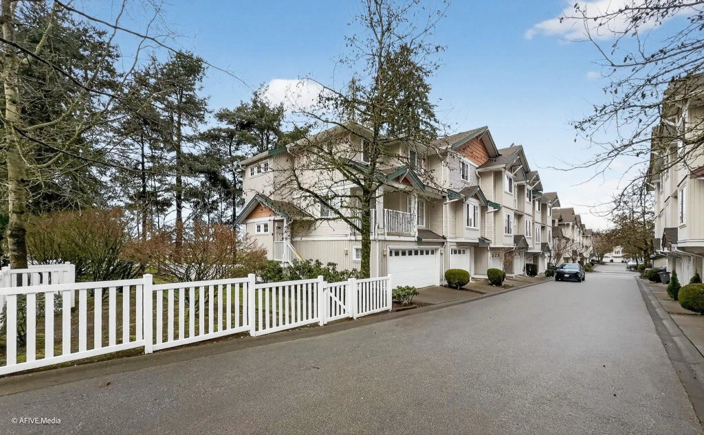 12711 64 Avenue 48, Surrey