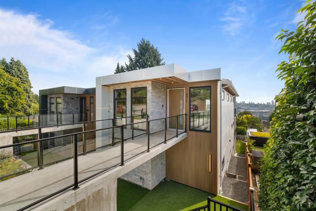 971 Adderley Street, North Vancouver