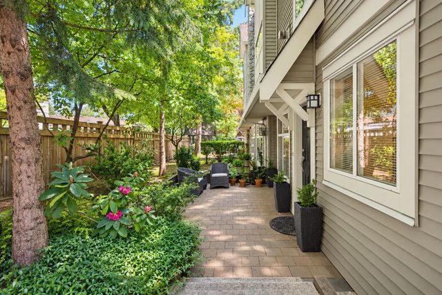 1071 Lynn Valley Road, North Vancouver