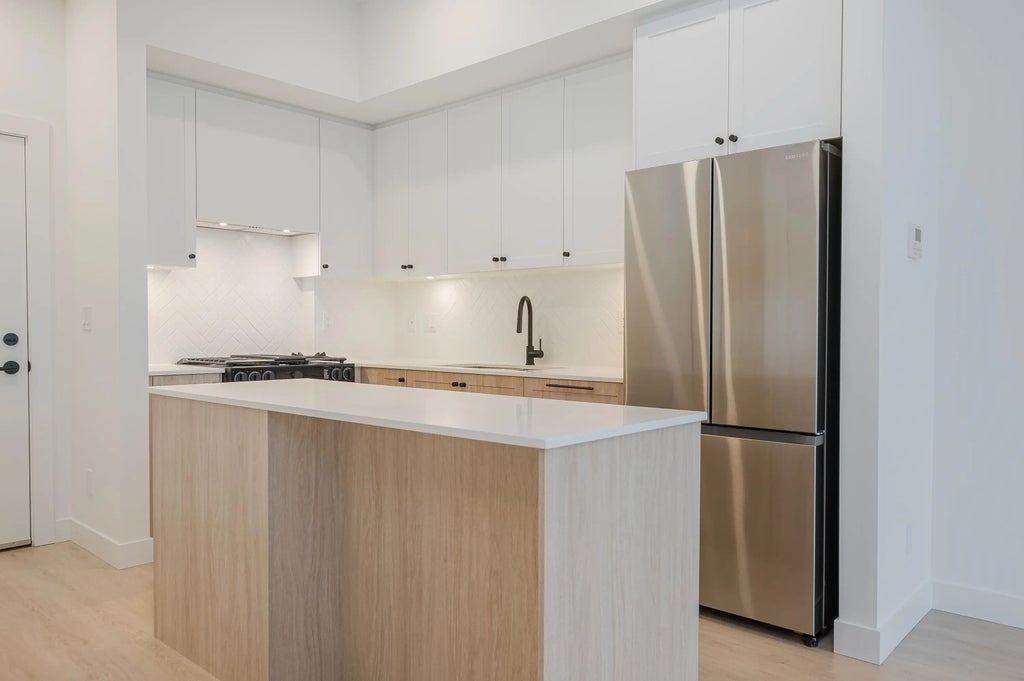 19885 76 Avenue 614, Langley