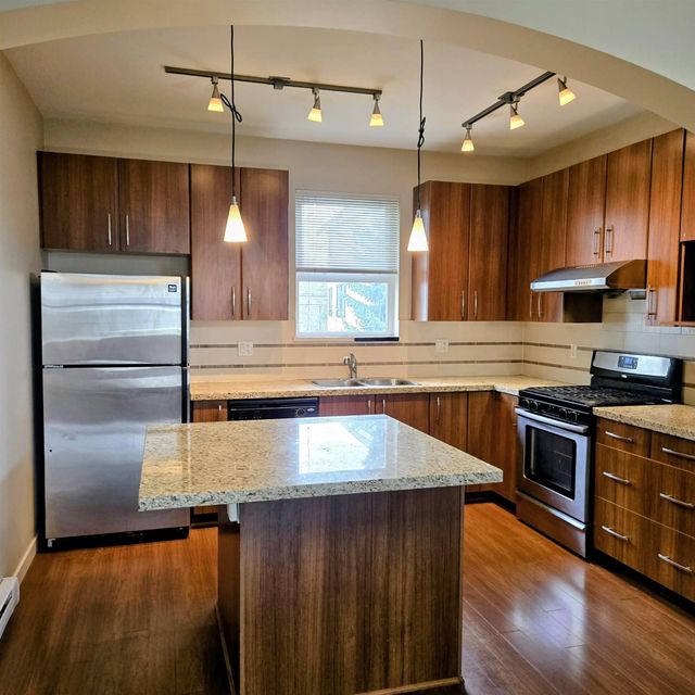 9333 Ferndale Road 11, Richmond