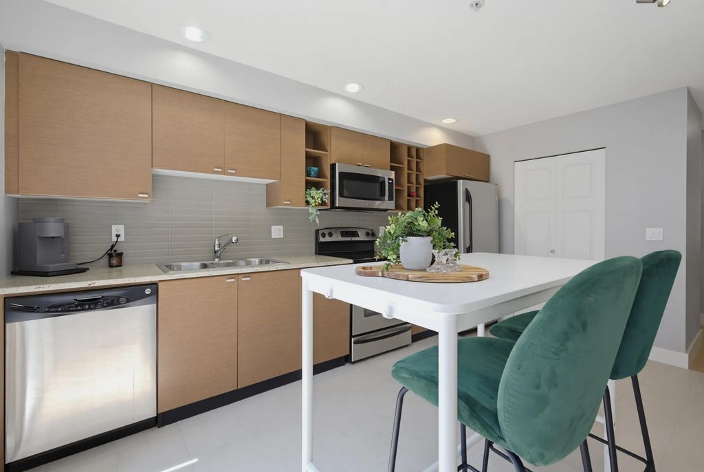 15833 26 Avenue 93, Surrey