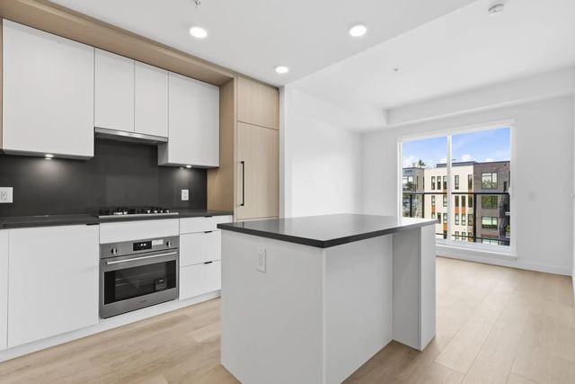 2268 E Broadway 504, Vancouver