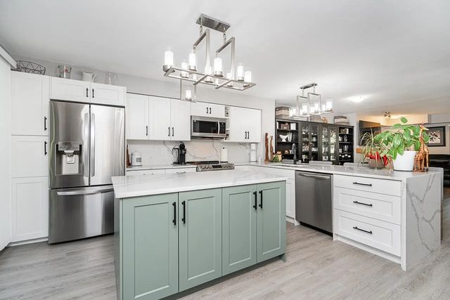 19250 65 Avenue 1, Surrey