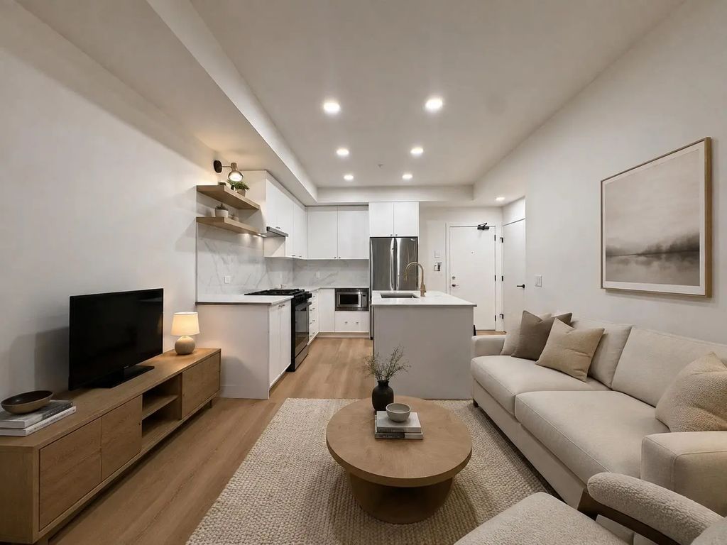 215 Mcbay Lane 208, Coquitlam