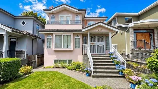 3211 Queens Avenue, Vancouver