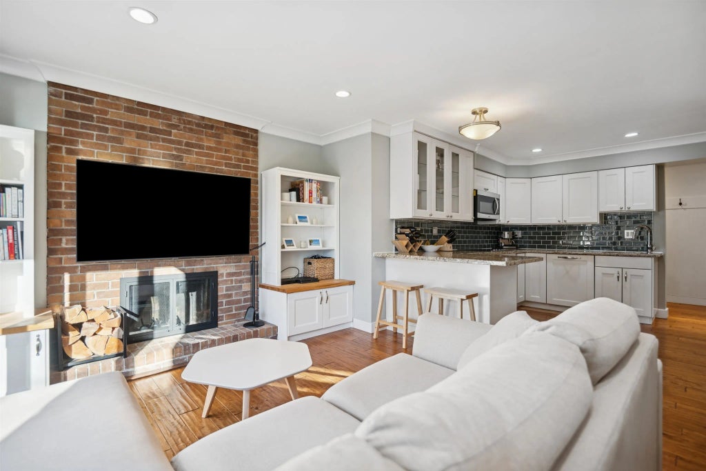 1157 Nelson Street 202, Vancouver