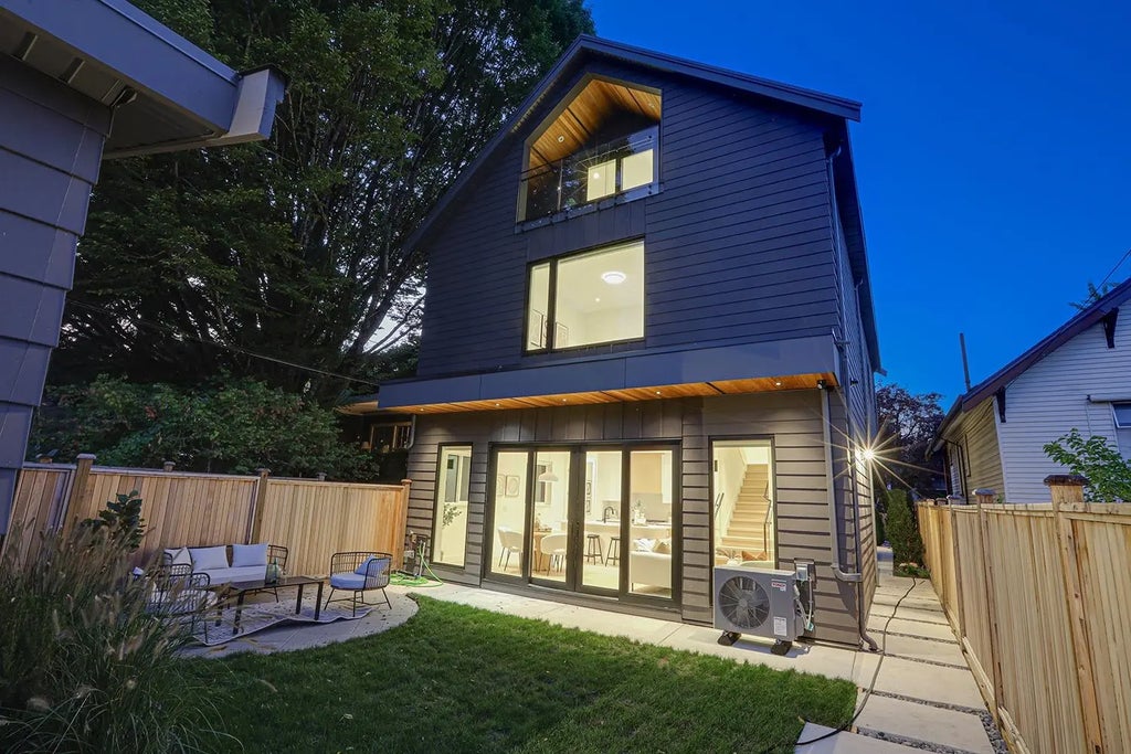 944 E 13 Avenue 2, Vancouver