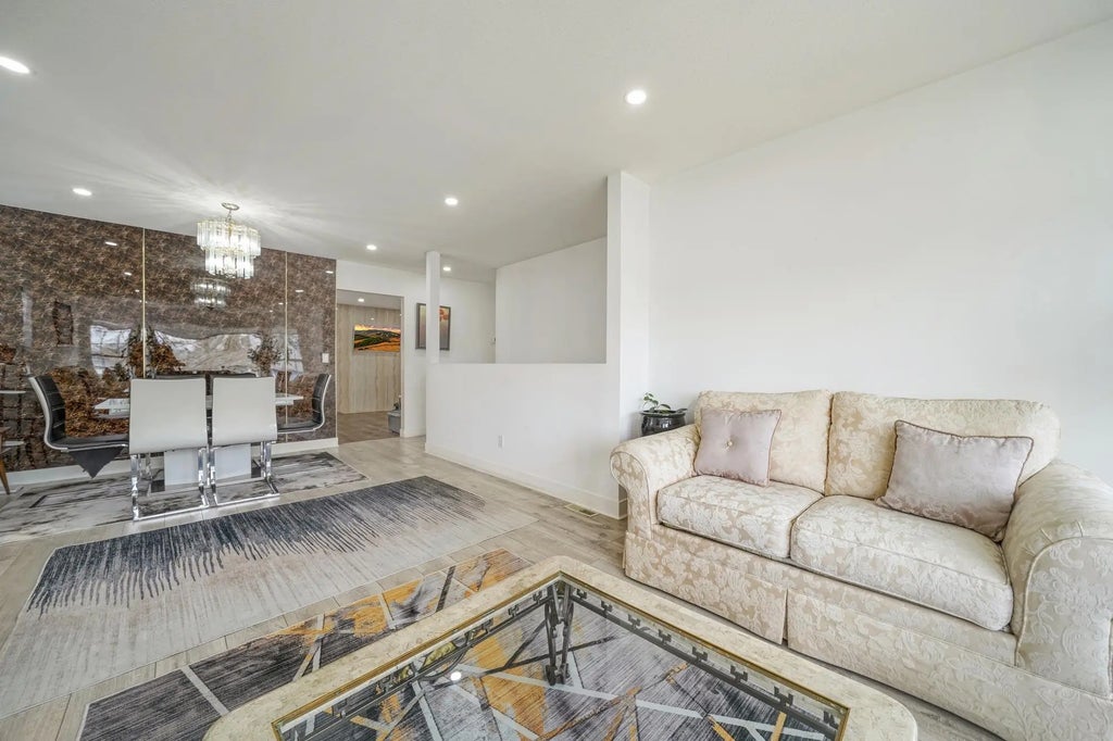 11866 98 Avenue, Surrey