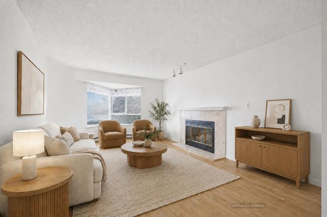 1215 Lansdowne Drive 411, Coquitlam