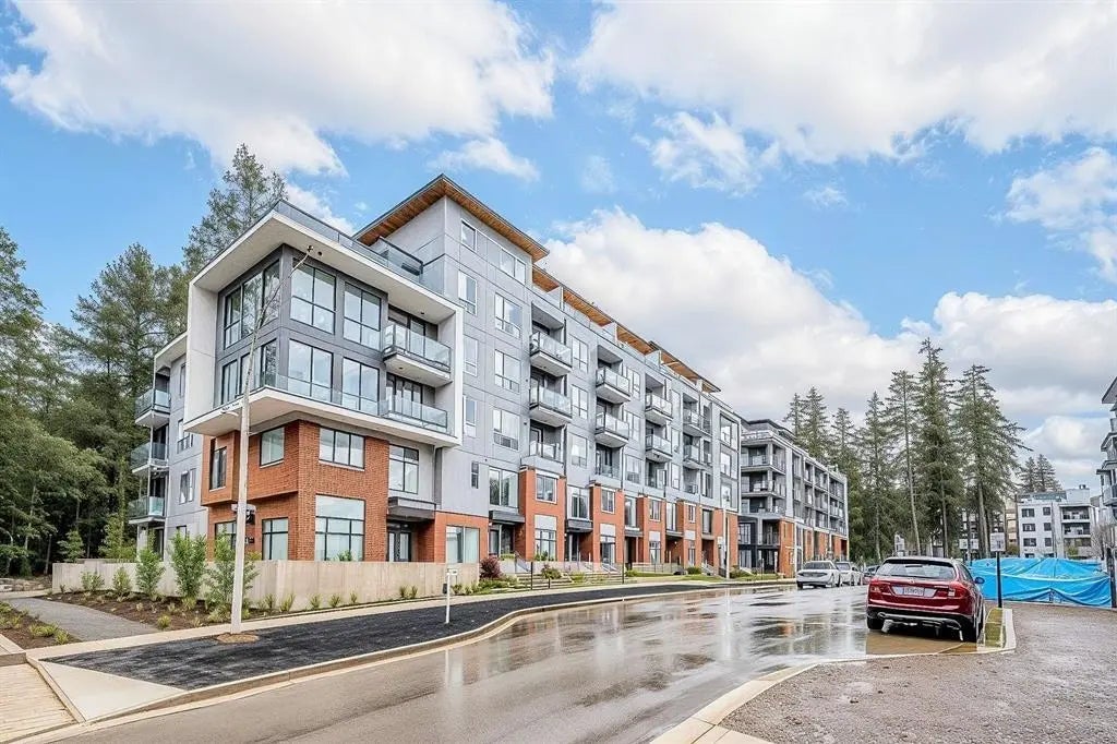 3528 146a Street 102, Surrey