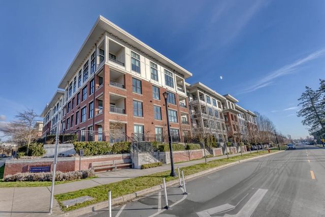 9551 Alexandra Road 436, Richmond