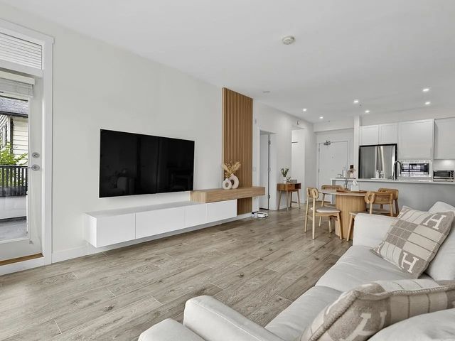 2160 Grant Avenue 201, Port Coquitlam