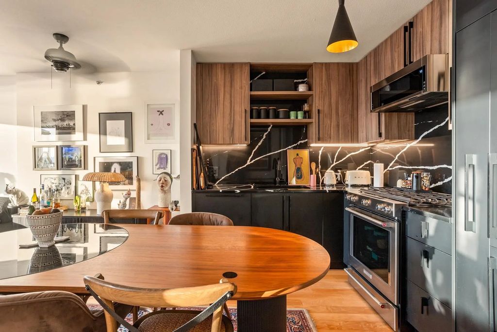 155 W 1st Street 1505, North Vancouver
