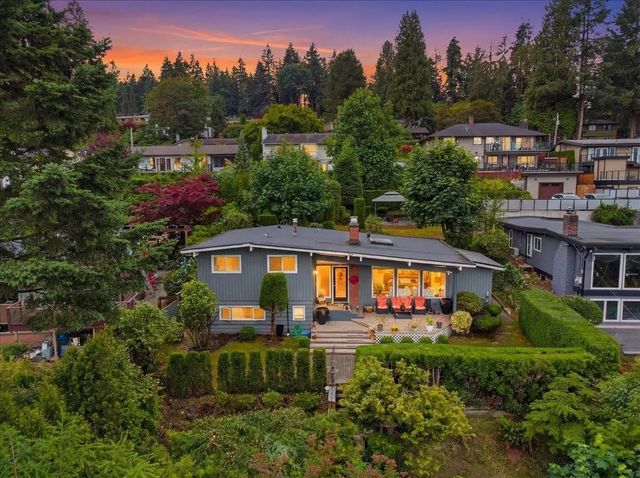 2206 Pinecrest Avenue, Coquitlam