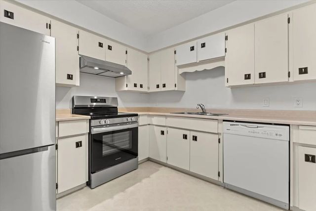 32885 George Ferguson Way 104, Abbotsford