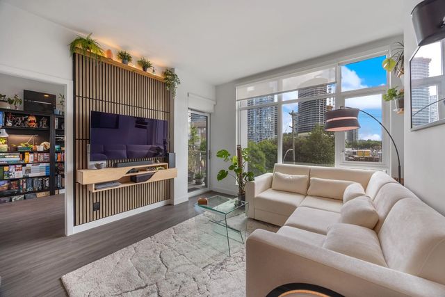 2351 Beta Avenue Th307, Burnaby