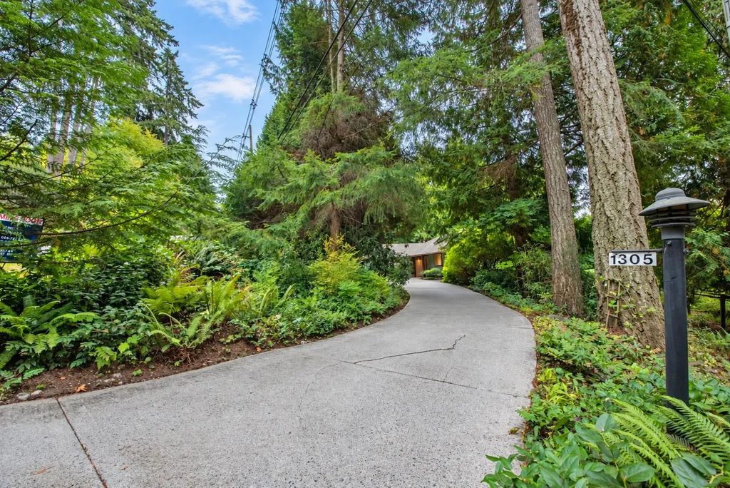 1305 Gower Point Road, Gibsons