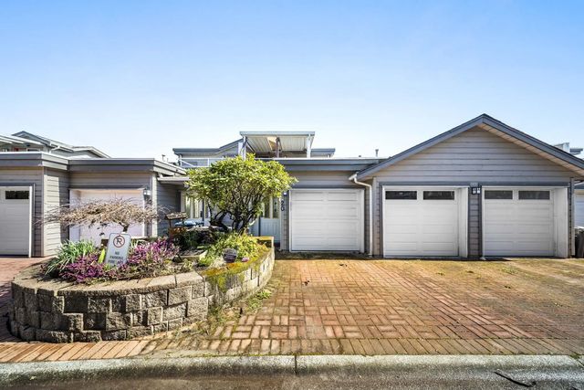323 Governors Court 20, New Westminster