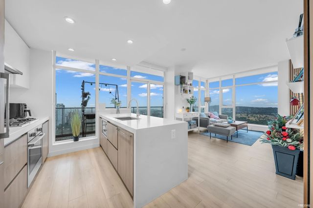 6080 Mckay Avenue 3304, Burnaby
