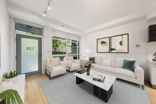 134 E 1st Avenue, Vancouver