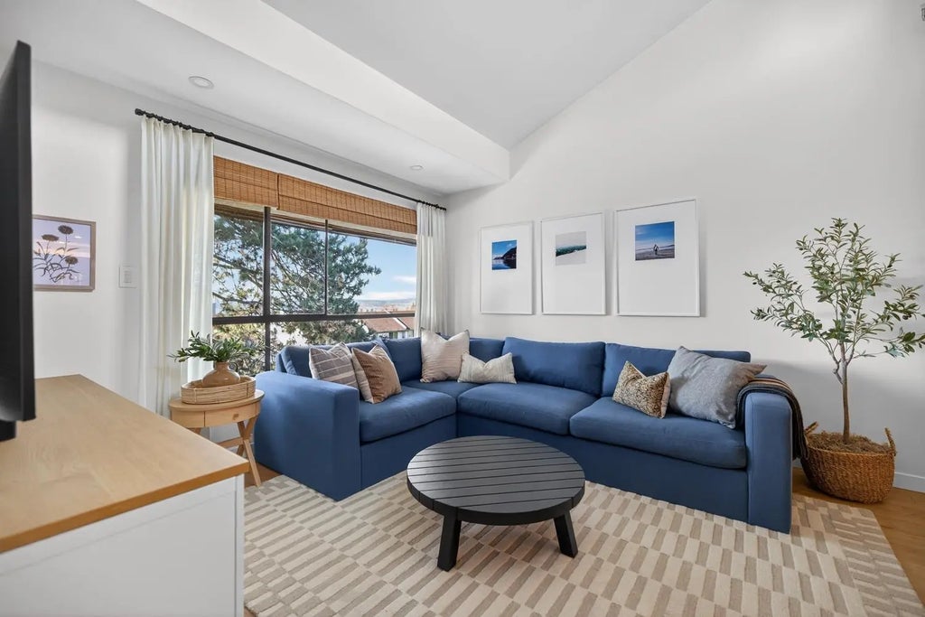 210 W 2nd Street 330, North Vancouver