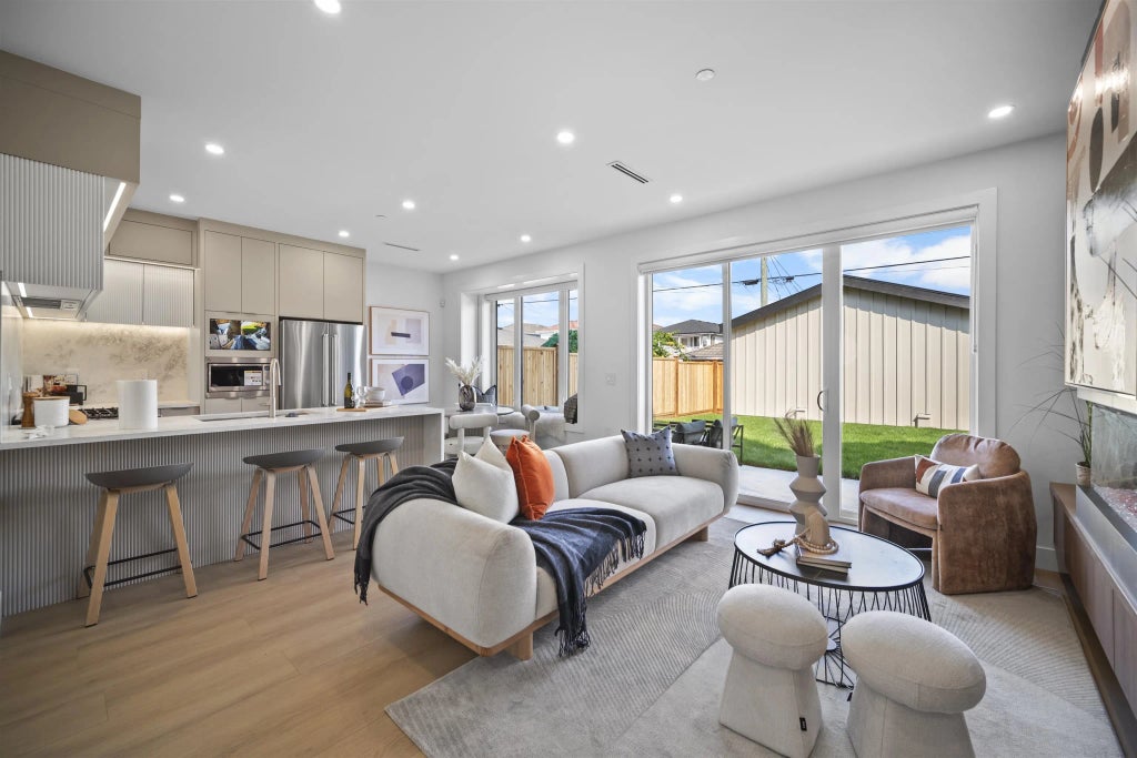 3563 E 25th Avenue 2, Vancouver