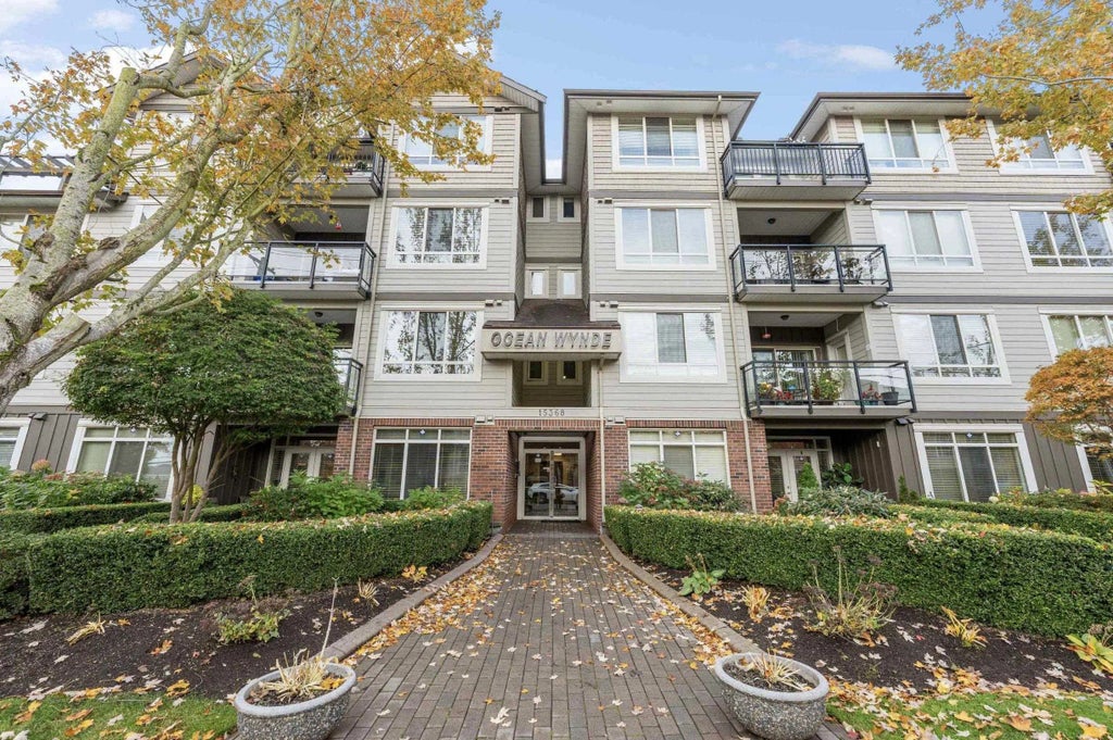 15368 17a Avenue 210, Surrey