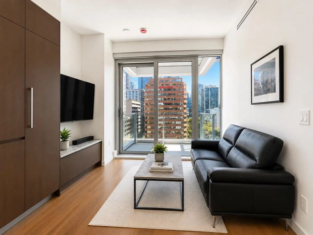 1277 Hornby Street 1204, West Vancouver