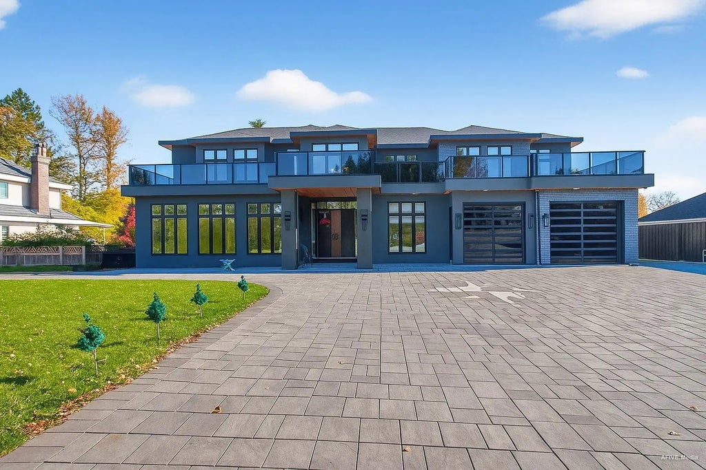 9376 164 Street, Surrey