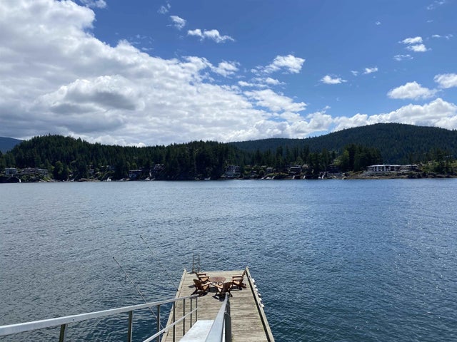 4885 Cove Cliff Place, North Vancouver