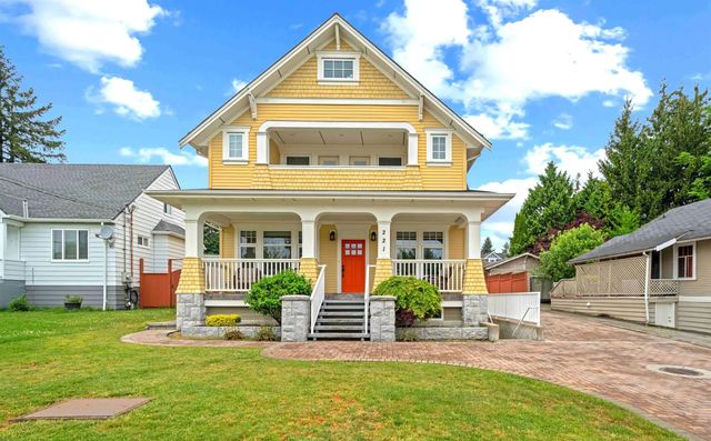 221 Ninth Avenue, New Westminster
