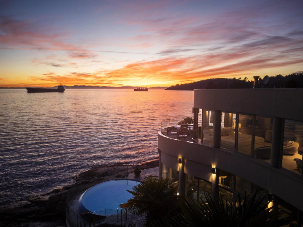 3912 Marine Drive, West Vancouver